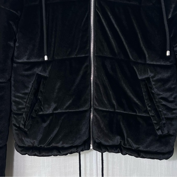 Forever 21 Black Velvet Quilted Hooded Puffer Jacket Coat Size S - Picture 3 of 11